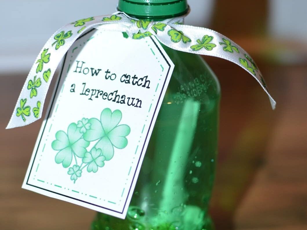 A 7-Up bottle leprechaun trap kit | The Dating Divas