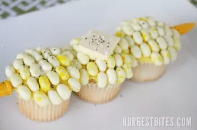 April Fools' prank cupcakes that look like corn on the cob. | The Dating Divas