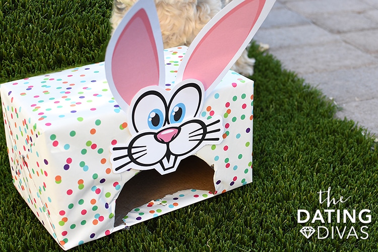 This bunny box is simple to make and great for the egg toss Easter game! | The Dating Divas 