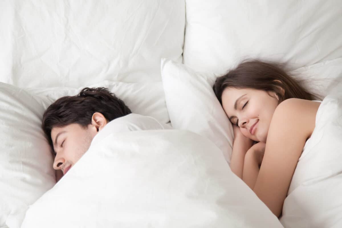 It may seem old fashioned, but going to bed at the same time as your spouse is one of the keys to a healthy relationship. | The Dating Divas 