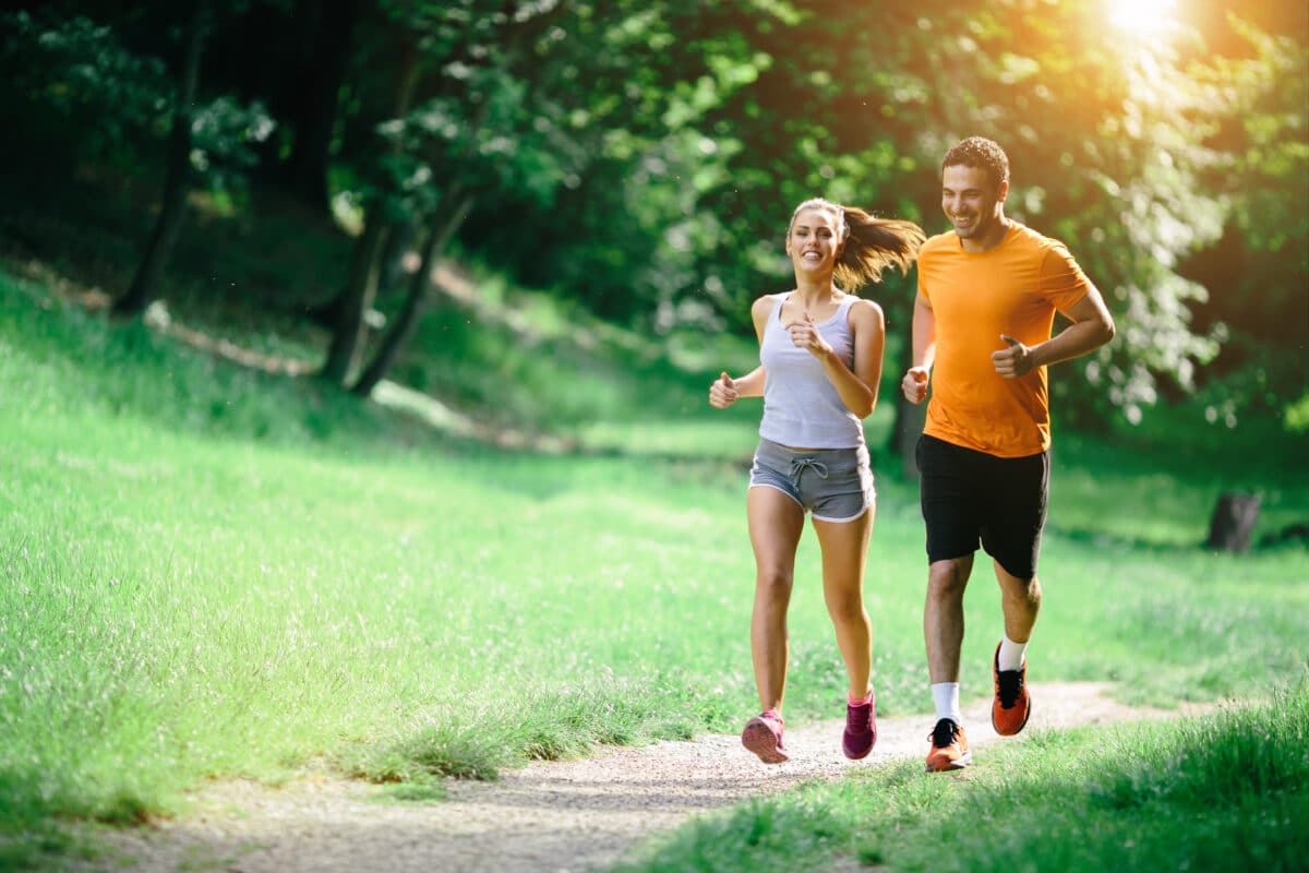 Setting health and fitness goals as a couple will help strengthen your marriage. | The Dating Divas 