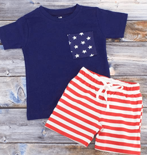 This coordinating outfit is the perfect 4th of July attire for boys! | The Dating Divas 