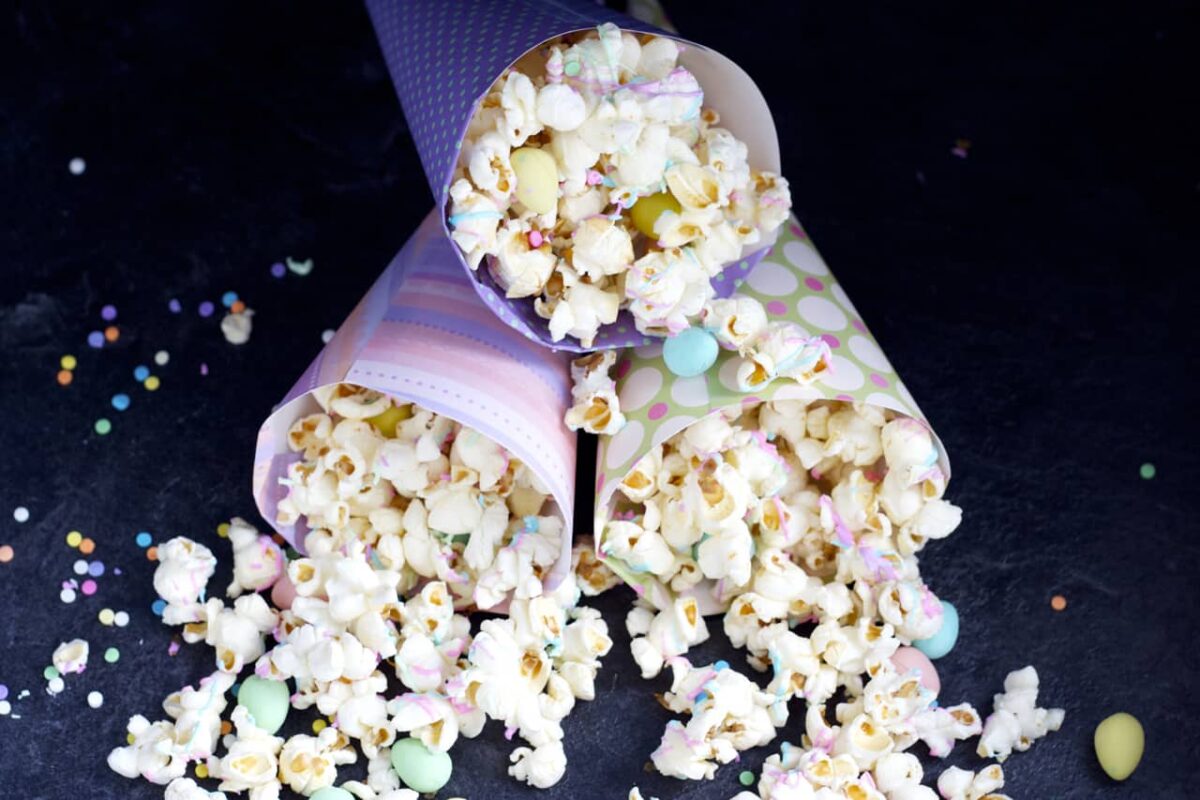 Three Easter dessert popcorn cones | The Dating Divas
