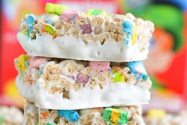 A Lucky Charms Easter dessert | The Dating Divas
