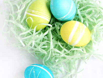 Use rubber bands in this year's Easter egg designs. | The Dating Divas