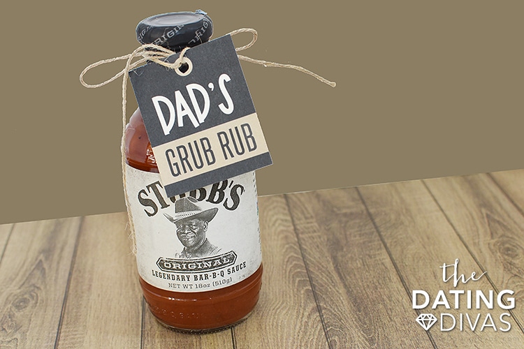 Free printable BBQ sauce gift tags for Father's Day | The Dating Divas