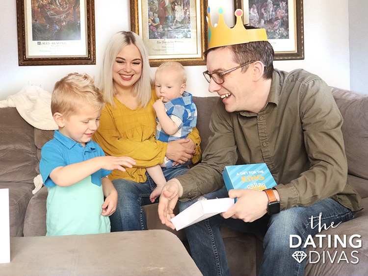 If you're looking for ideas for Father's day, look no further than this cute and easy idea. | The Dating Divas