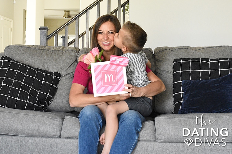 Mother's Day gift box with free printables and gift ideas | The Dating Divas