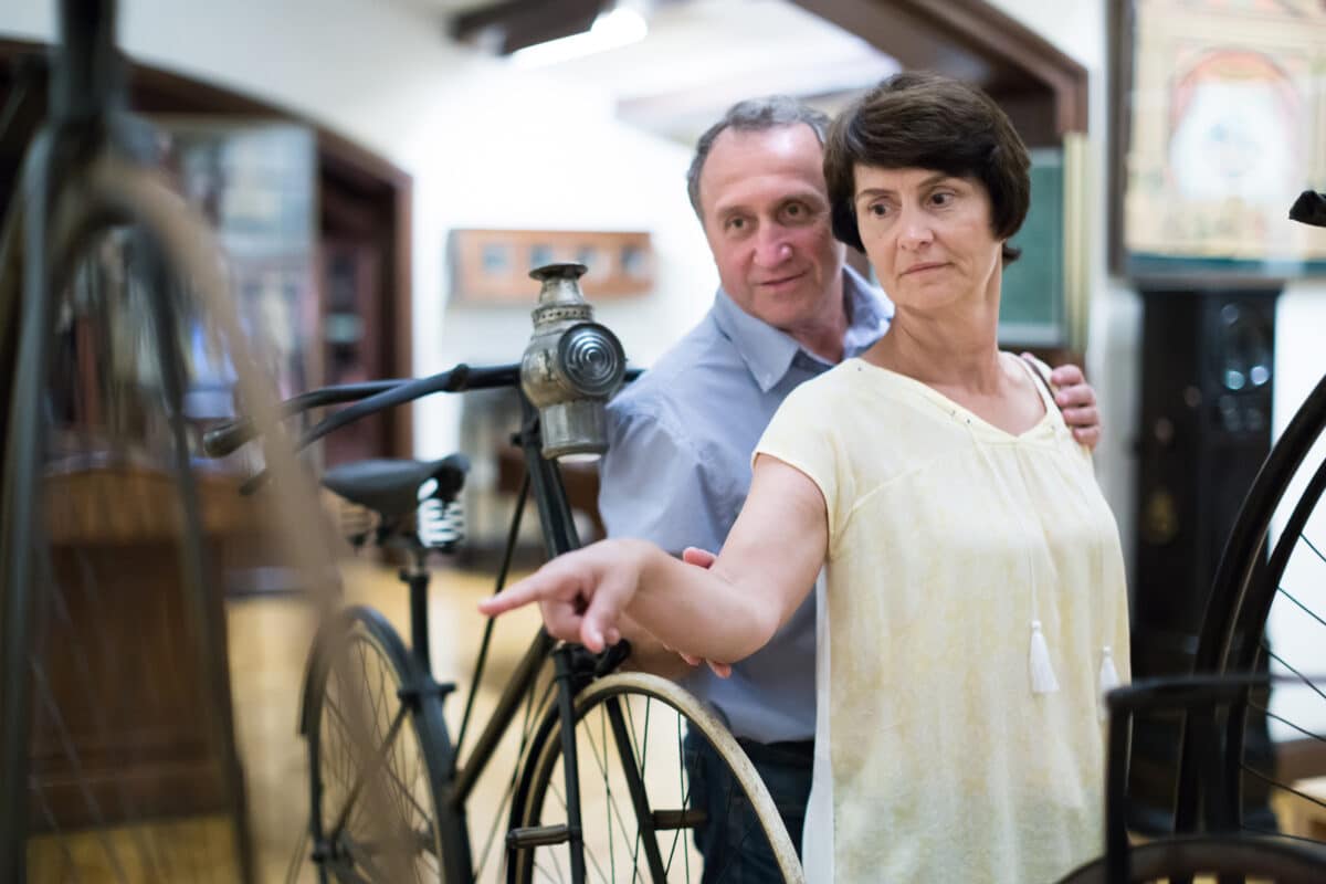 Now that you have more time as empty nesters, spend a day at a local museum! | The Dating Divas 