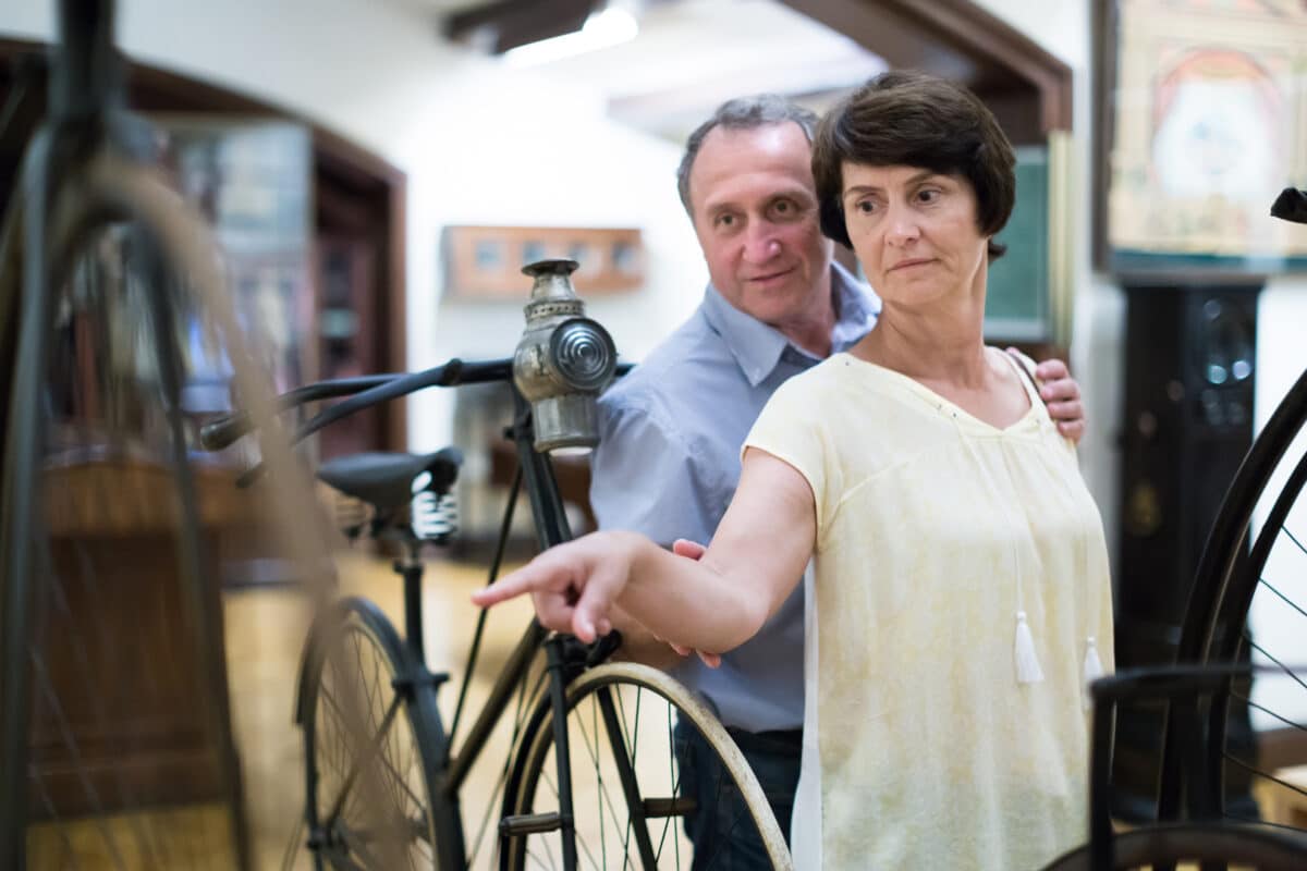Now that you have more time as empty nesters, spend a day at a local museum! | The Dating Divas