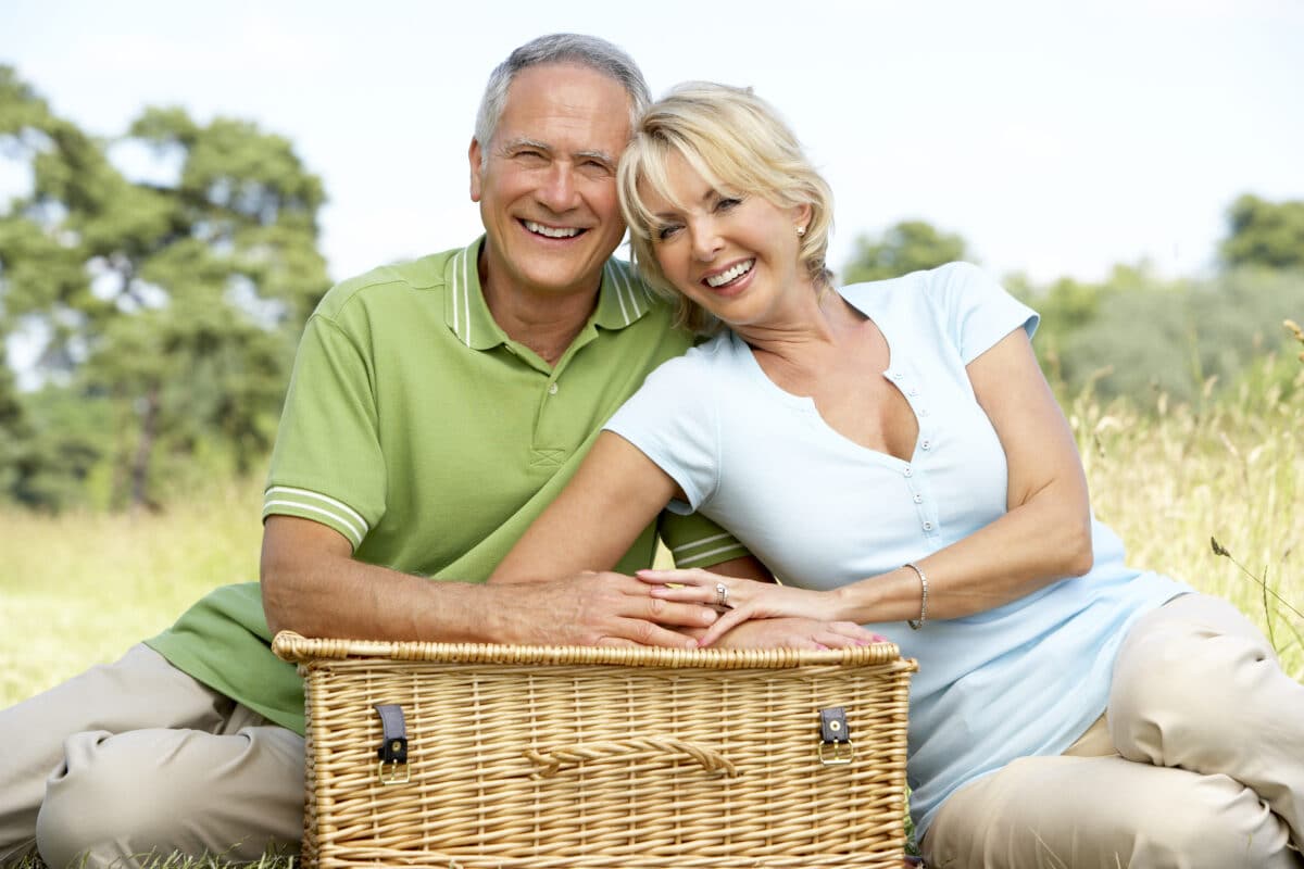 Check the weather, find a sunny day, and enjoy a picnic as empty nesters! | The Dating Divas 