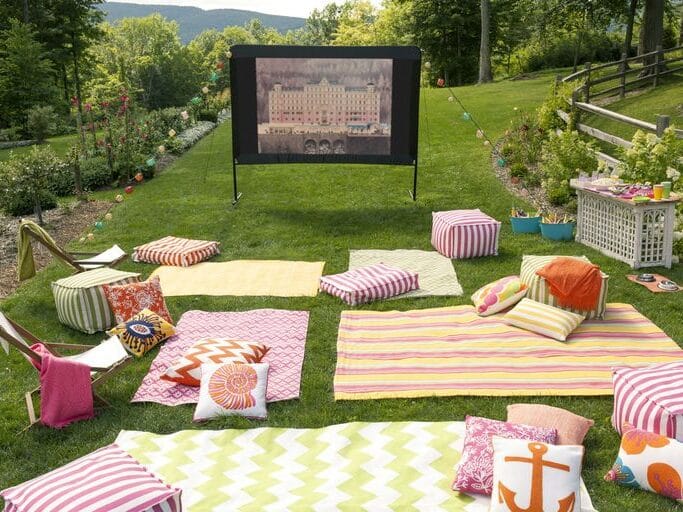 Outdoor Movie Night Idea