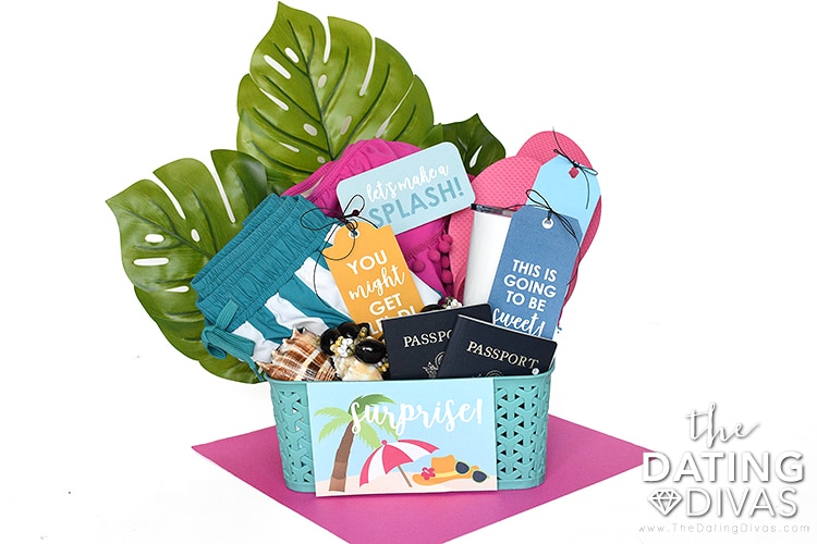 Gift these vacation the world boxes to someone you love and get traveling! | The Dating Divas