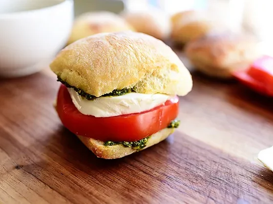 Our list of easy summer dinners has to include these awesome sandwiches. | The Dating Divas