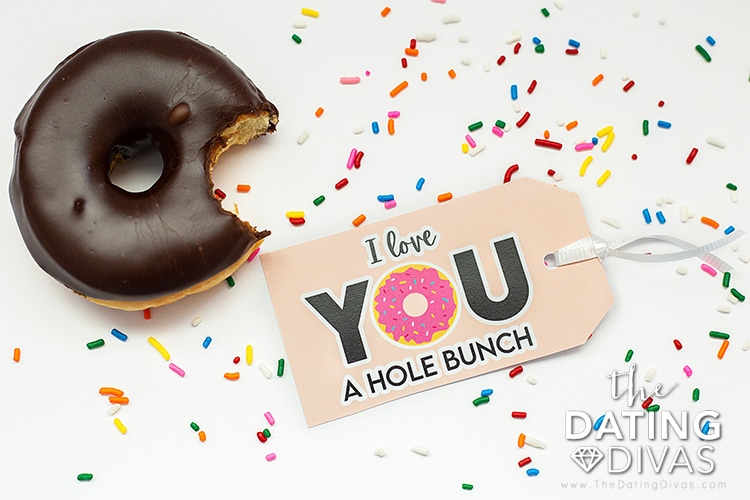 A cute and colorful donut gift tag for a 6 year wedding anniversary gift | The Dating Divas