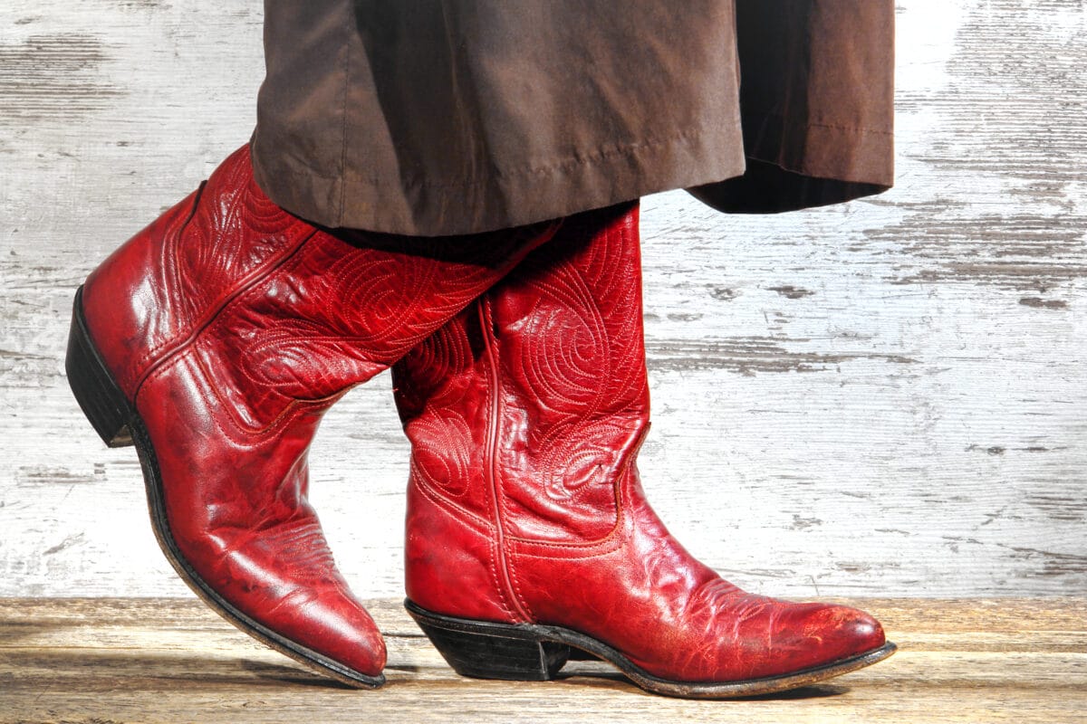 Do the Footloose line dance from the movie–you could even wear red cowgirl boots! | The Dating Divas