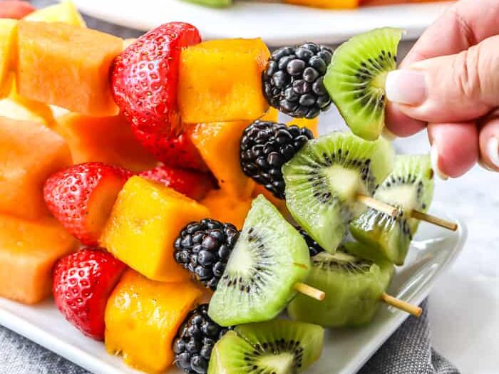 Looking for a healthy summer snack? Try these fruit kabobs! | The Dating Divas