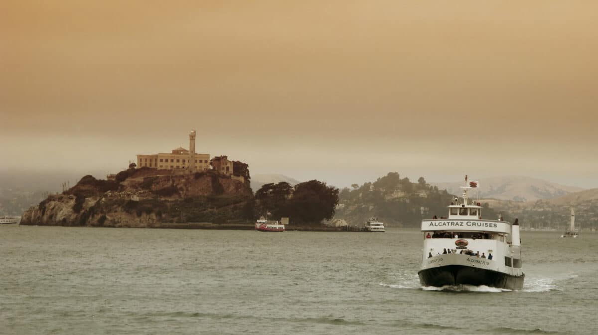 Take a tour to the famous Alcatraz, a great thing to do in San Francisco. | The Dating Divas