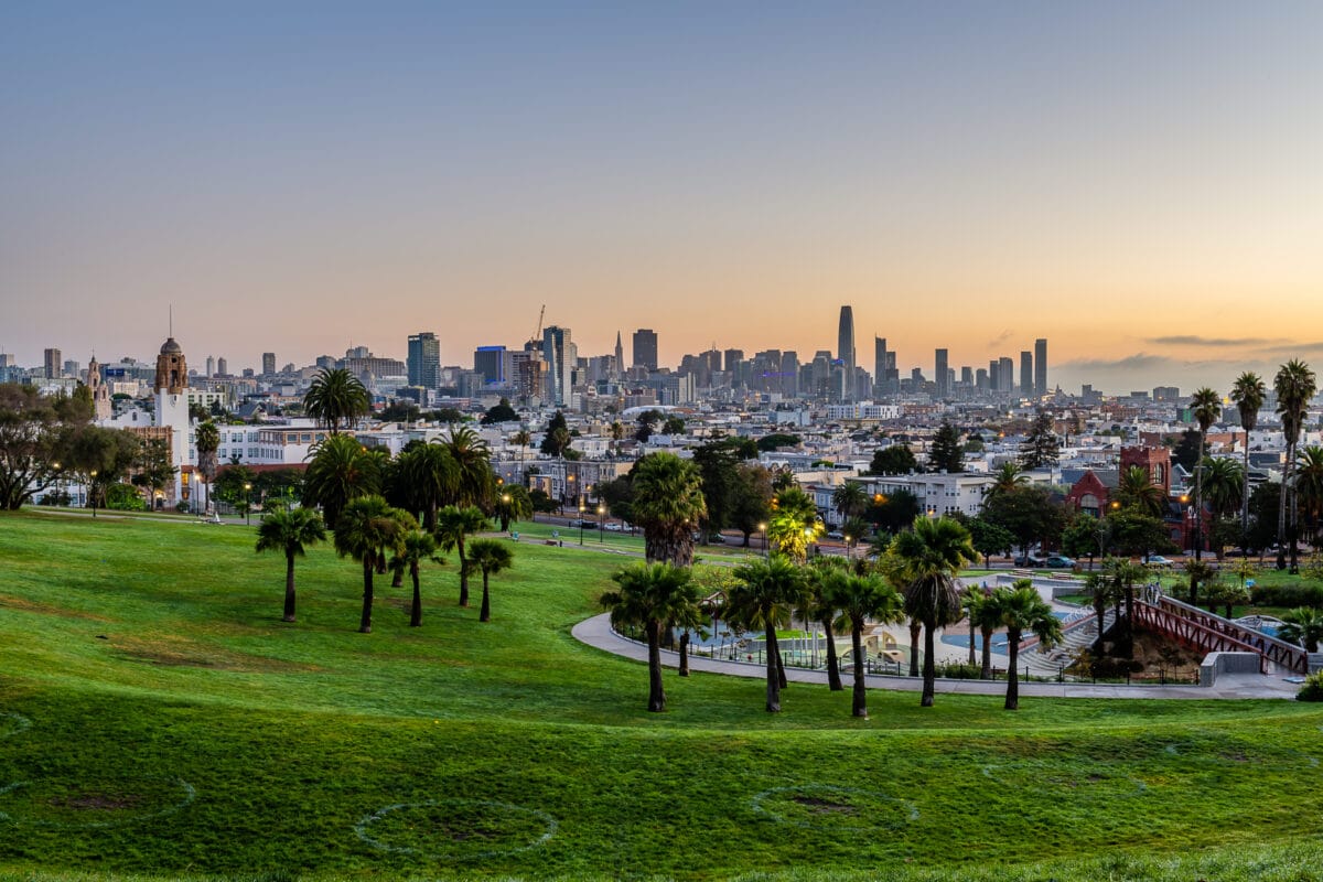 One of our favorite things to do in San Francisco is have a picnic in Dolores Park. | The Dating Divas