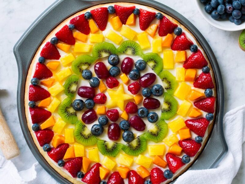 Fruit pizza is one of the best summer snacks.| The Dating Divas