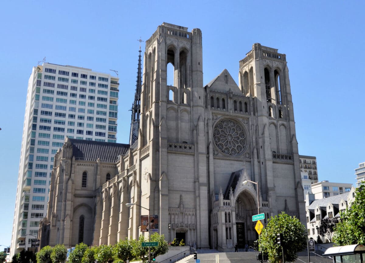 On your trip, be sure to see Grace Cathedral, one of the best things to do in San Francisco. | The Dating Divas