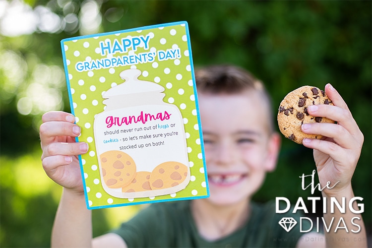 Gifts for Grandma don't get any easier than our free printable gift tag. | The Dating Divas