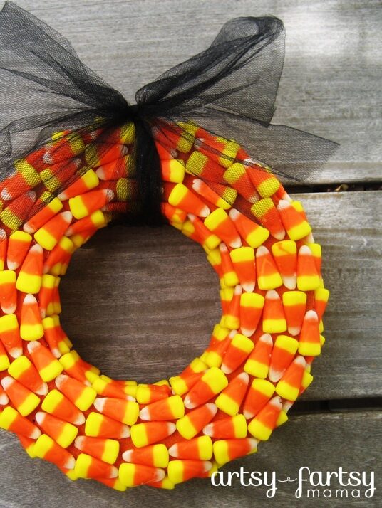 Who knew you could use candy corn for Halloween Crafts?! | The Dating Divas 