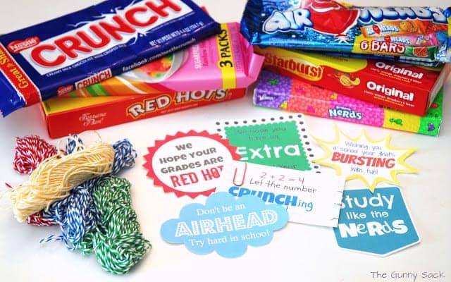 Small first day of school signs to make a candy gram | The Dating Divas
