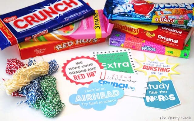 Small first day of school signs to make a candy gram | The Dating Divas