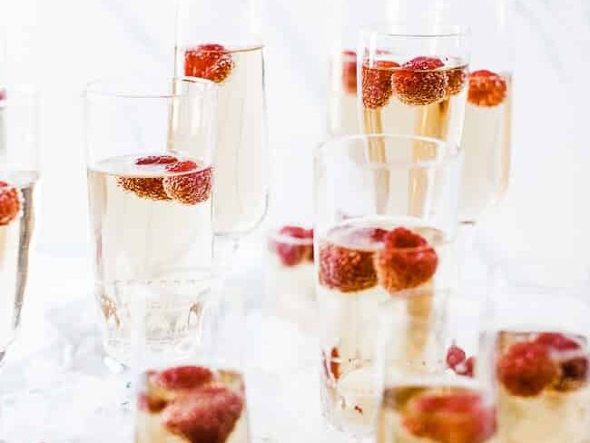 Champagne-dupe mocktails to celebrate New Year's Eve | The Dating Divas