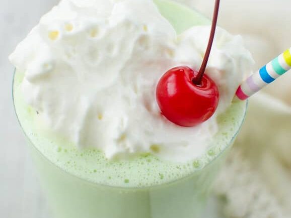 The best mocktail recipes for a McDonald's shamrock shake | The Dating Divas