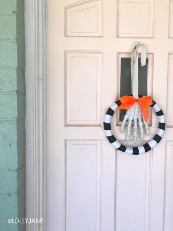 Check out this list of Halloween arts and crafts that double as porch decor! | The Dating Divas 