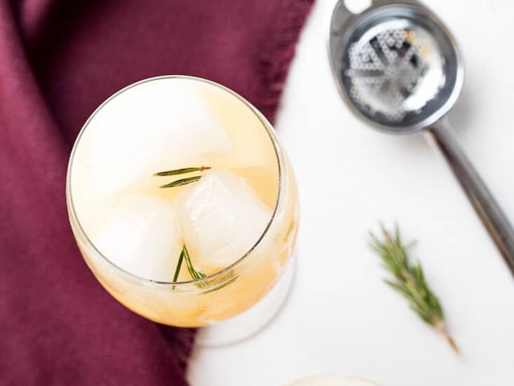 Sparkling ginger pear mocktails that are refreshing for New Year's Eve | The Dating Divas