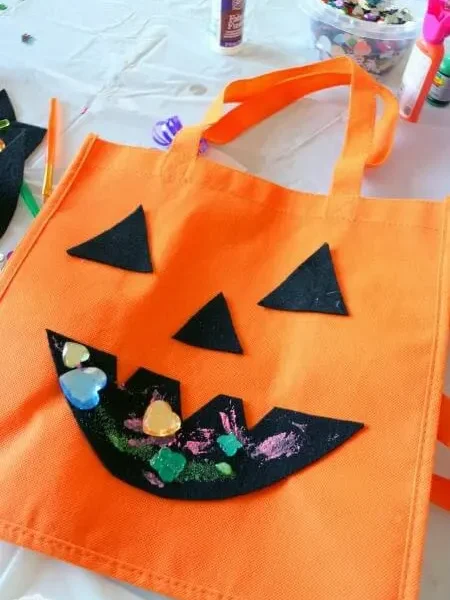 14 DIY Trick or Treat Bags for Halloween - The Yellow Birdhouse