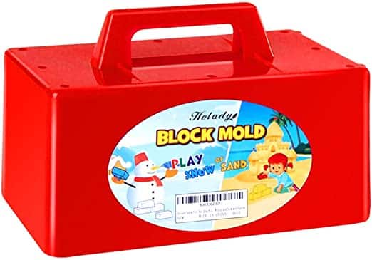 Build an epic igloo with this block mold snow toy. | The Dating Divas