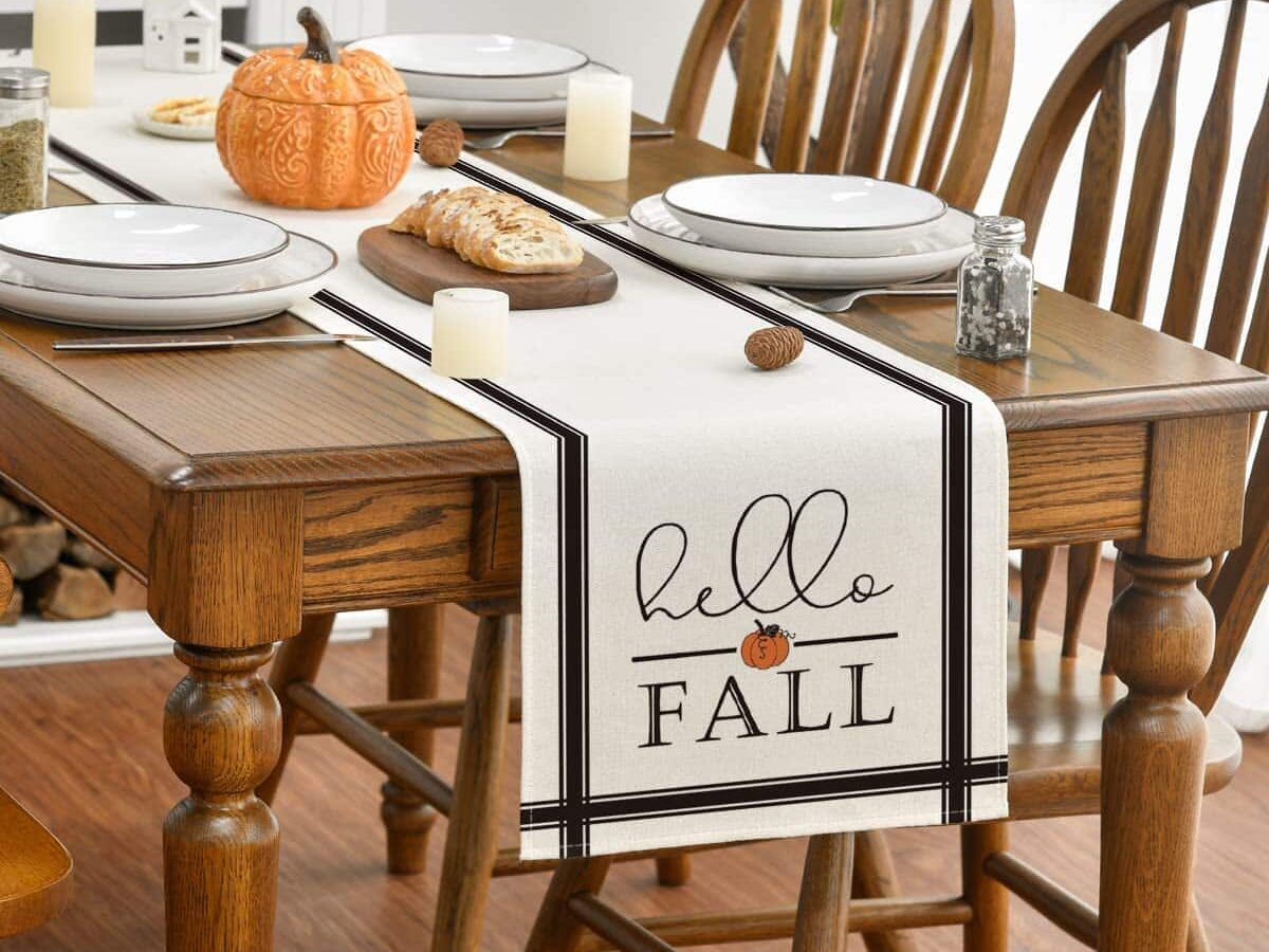 Cute black and white fall table runner for your Thanksgiving table decor | The Dating Divas