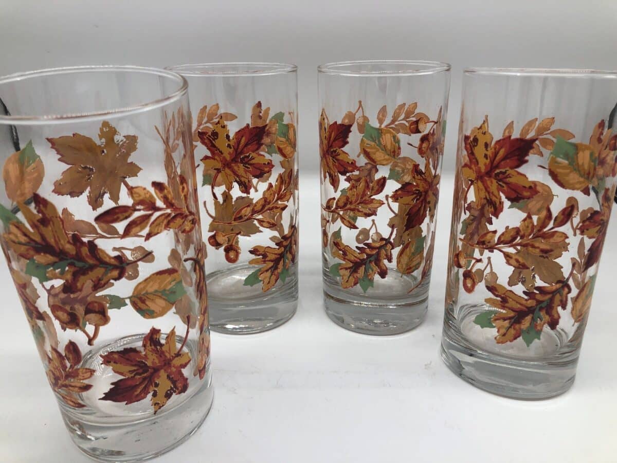 Fall leaf drinking glasses to display for Thanksgiving table decor | The Dating Divas