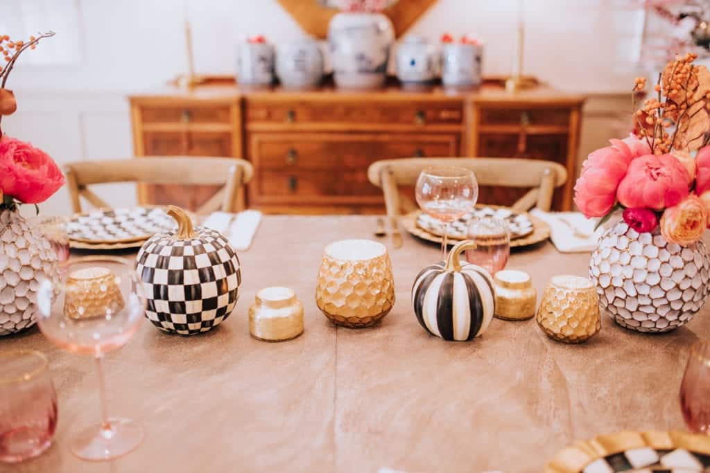 Colorful and beautiful Thanksgiving table decor | The Dating Divas