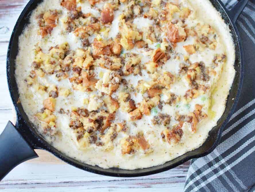 This One Pot Stuffing Chicken Casserole would be a yummy option for your Thanksgiving menu! | The Dating Divas 