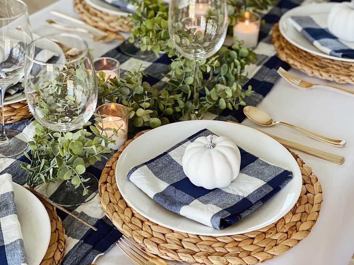 Natural woven chargers are a perfect option for cheap Thanksgiving table decor | The Dating Divas