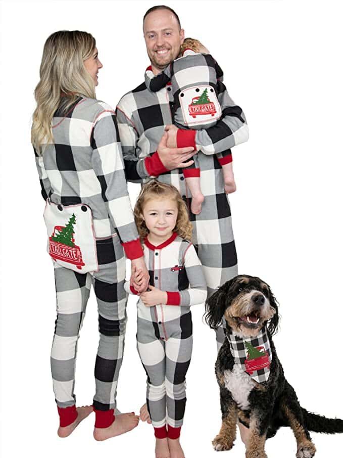 Everyone will go crazy over these adorable matching family Christmas pajamas. | The Dating Divas