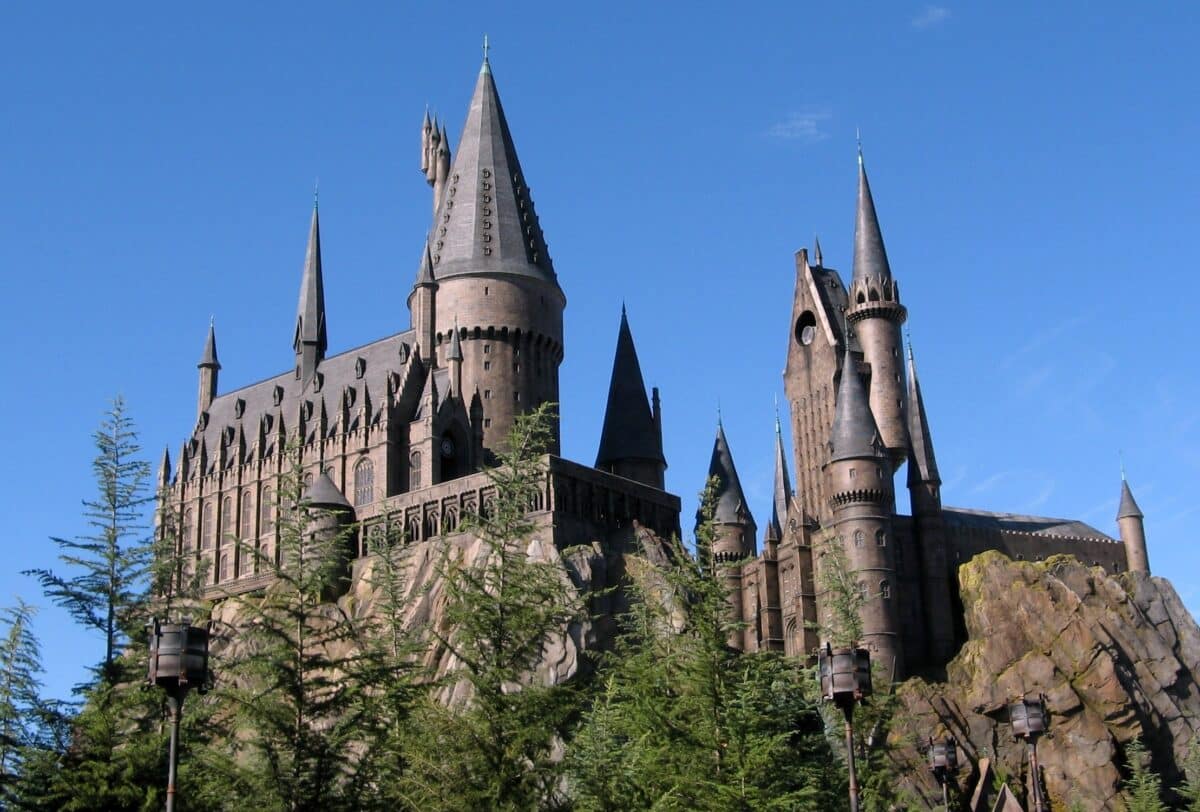 Don't miss Harry Potter World when you are looking for things to do in Orlando. | The Dating Divas