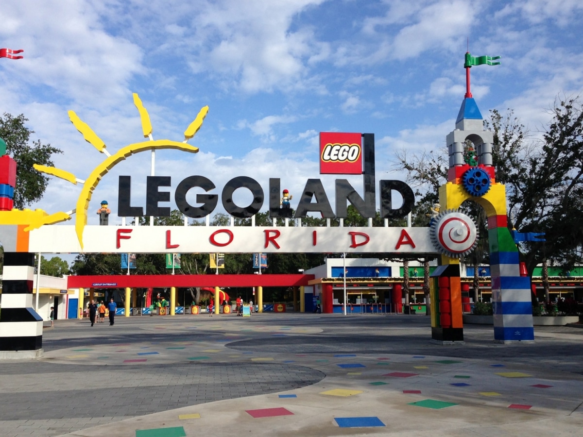 Don't miss Legoland on your vacation to Orlando, Florida. It's one of the best things to do in Orlando! | The Dating Divas