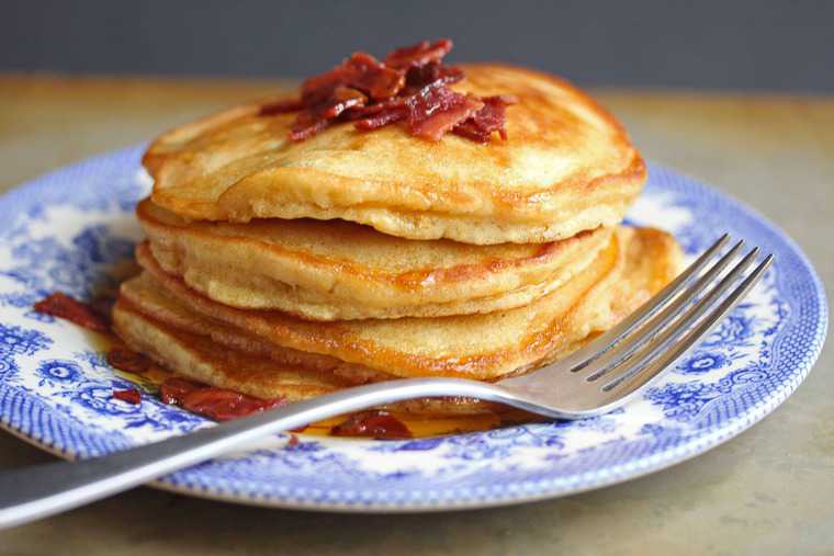 Eat something savory and sweet with these brown sugar pancakes for Christmas morning breakfast! | The Dating Divas