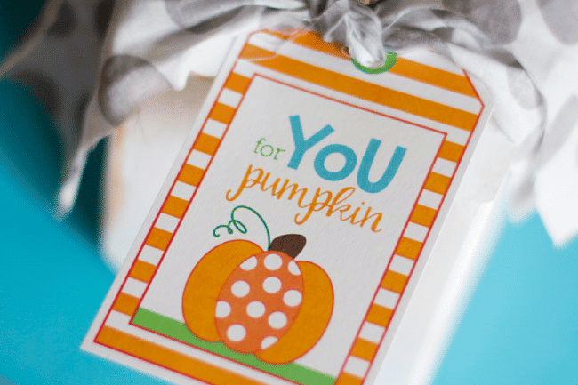 A pumpkin-themed Halloween gift tag | The Dating Divas