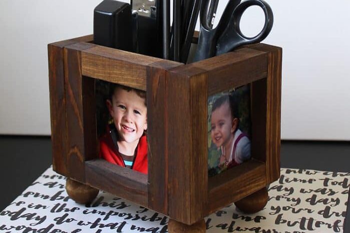 Need homemade Christmas gift ideas this year? Your spouse will just love this wood photo frame desktop organizer. | The Dating Divas