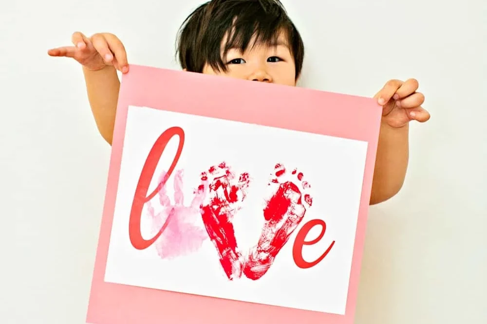 DIY personalized canvas for Grandparent's Day. | The Dating Divas