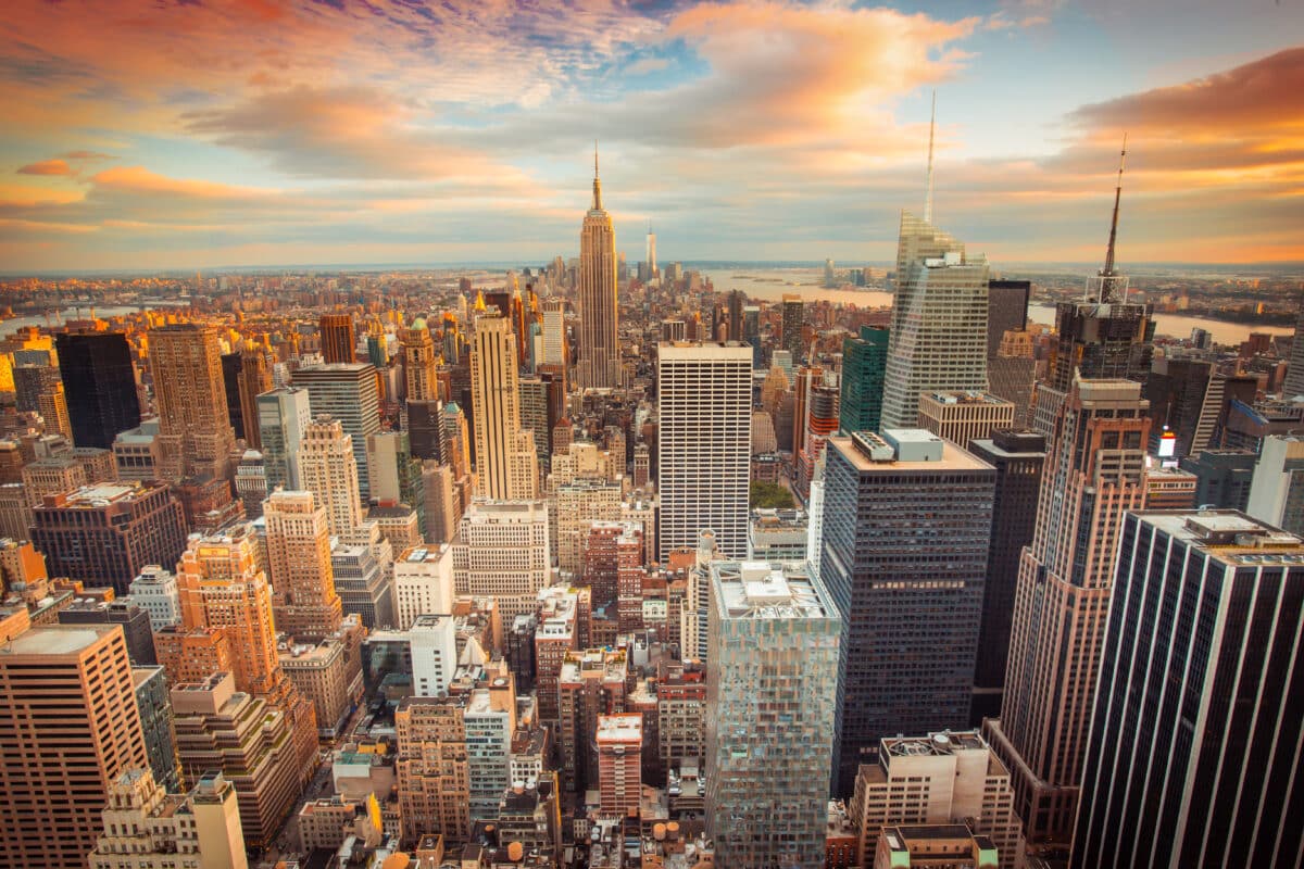 New York City skyline and 35 things to do in New York | The Dating Divas