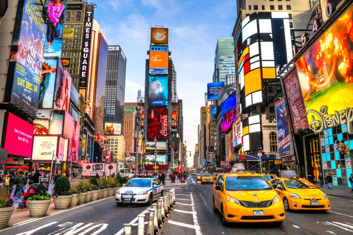 Enjoy Times Square and other fun things to do in New York City. | The Dating Divas