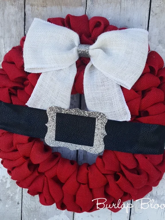 40 Best Christmas Wreaths to Deck Your Doors - 37